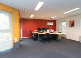 Te Huur: Foto Kantoorruimte aan de Oosteinde 2b en c in Roden