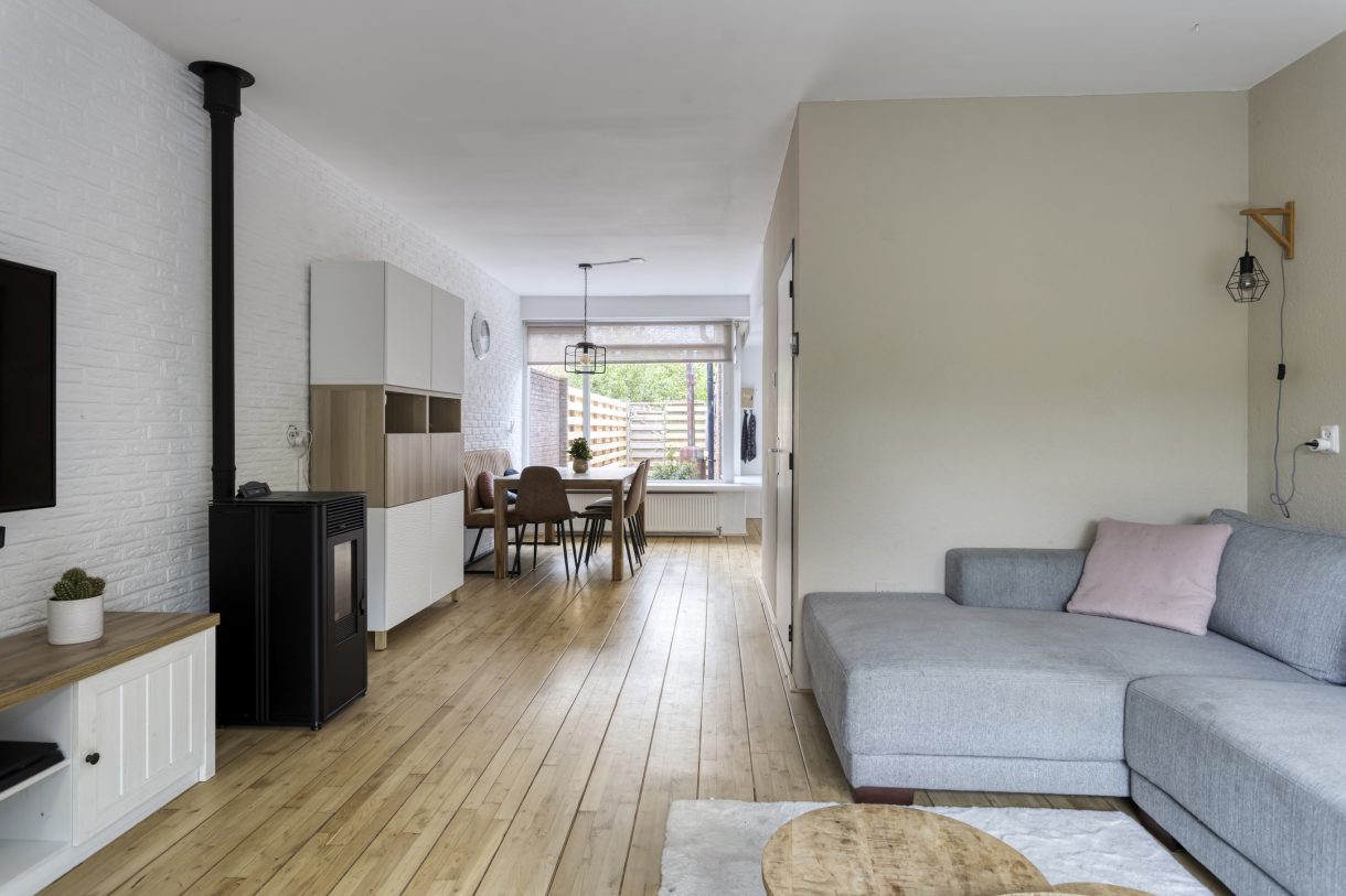 Te koop: Foto Woonhuis aan de Nijenoertweg 83 in Leek